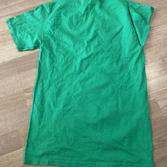 December 25th Brand Elf Suit Green Christmas Short Sleeve T-Shirt Size SMALL - Picture 5 of 6